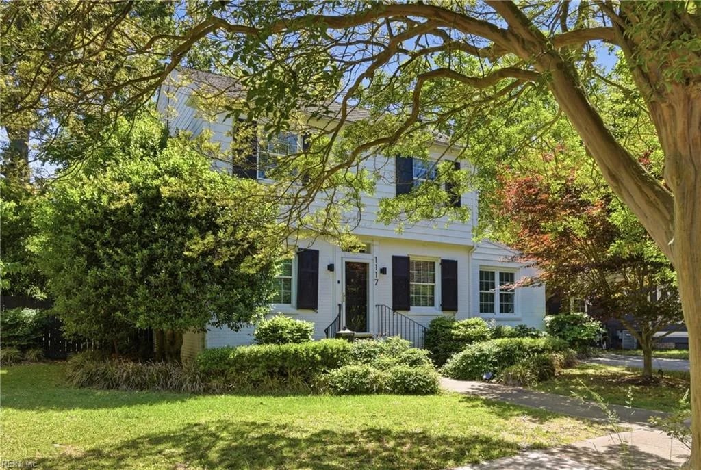 1117 Buckingham AVE, Norfolk — 4 bed Residential, 2,520 sqft