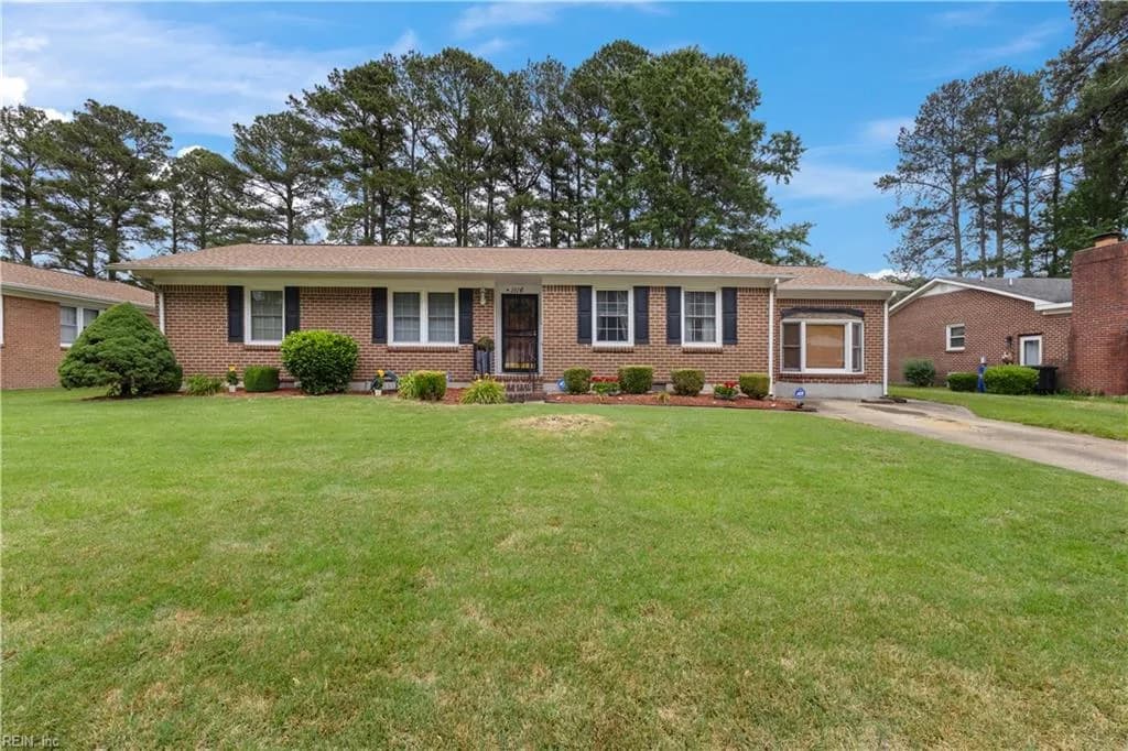 1116 Lakeview DR, PORTSMOUTH VA 23701 - Main photo
