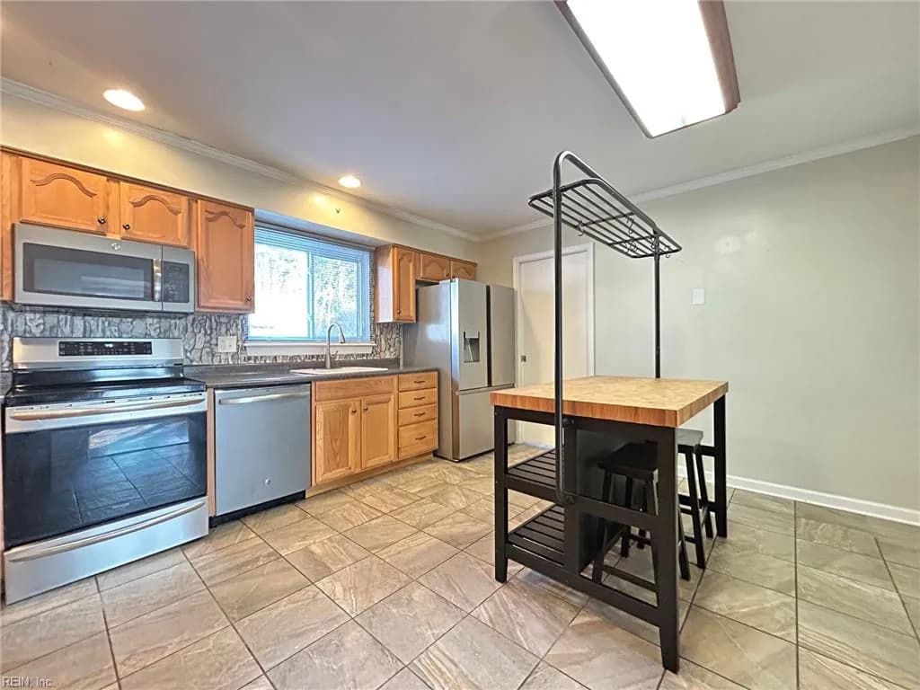 604 Cambria CT, VIRGINIABEACH VA 23455 - Photo 4
