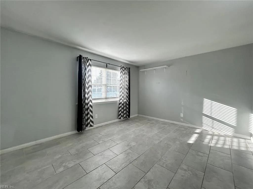 604 Cambria CT, VIRGINIABEACH VA 23455 - Photo 5