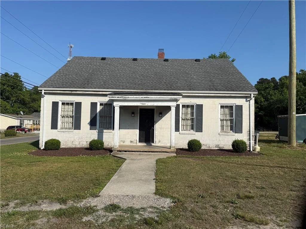 546 Railroad AVE, WAKEFIELD VA 23888 - Photo 2
