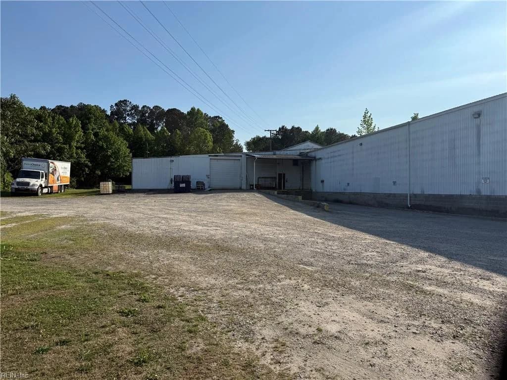 546 Railroad AVE, WAKEFIELD VA 23888 - Photo 4