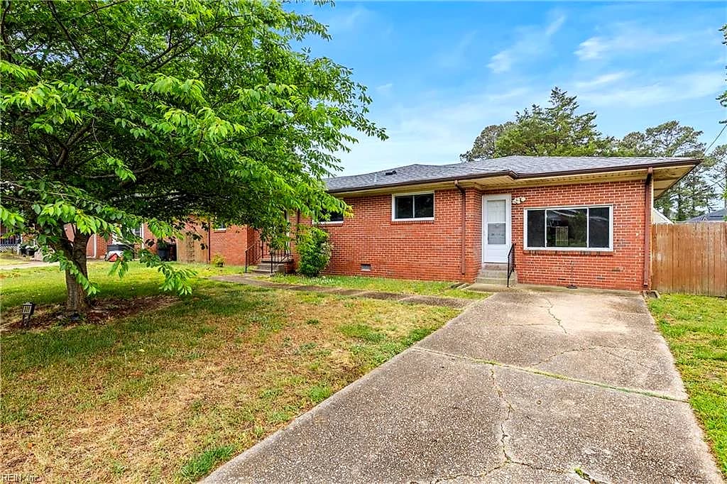 889 Hopwood LN, VIRGINIA BEACH VA 23455 - Main photo