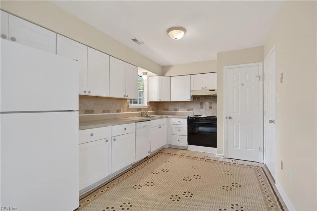 227 Ashridge LN, NEWPORTNEWS VA 23602 - Photo 4