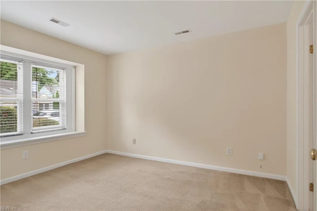 227 Ashridge LN, NEWPORTNEWS VA 23602 - Photo 5