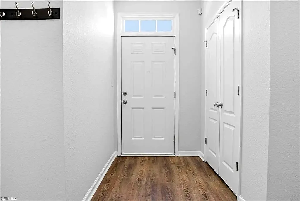 208 Breccia LN, VIRGINIA BEACH VA 23462 - Photo 3