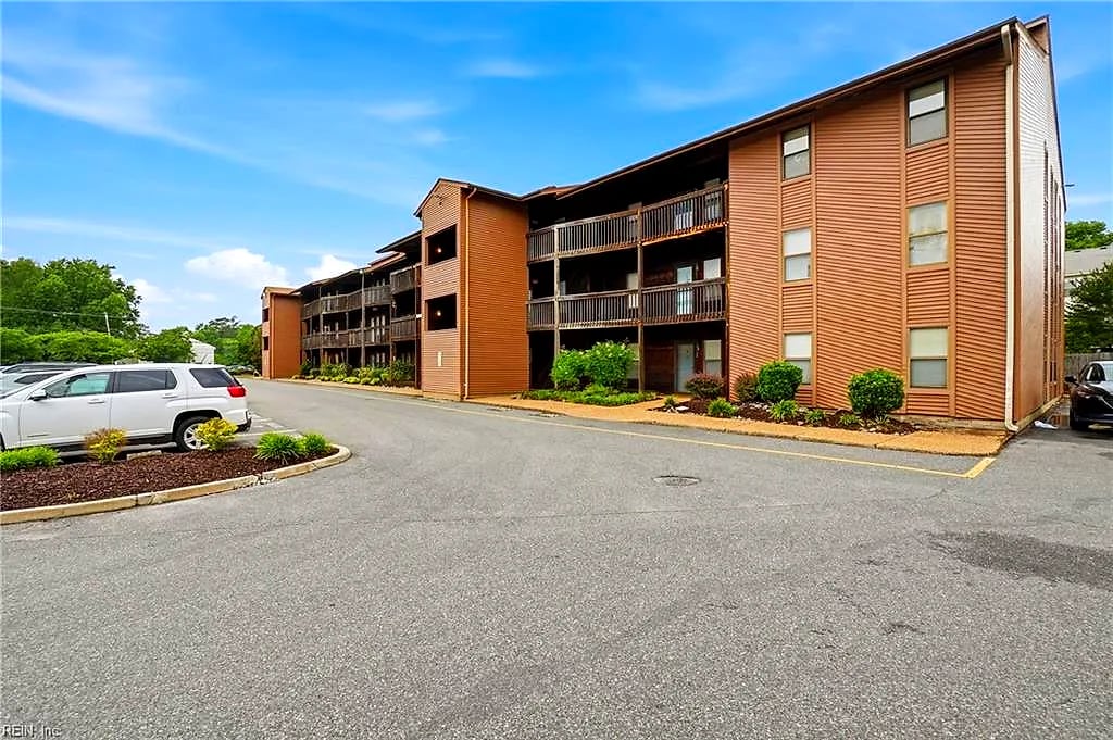 8530 Tidewater DR #202, Norfolk — 2 bed Residential, 1,100 sqft