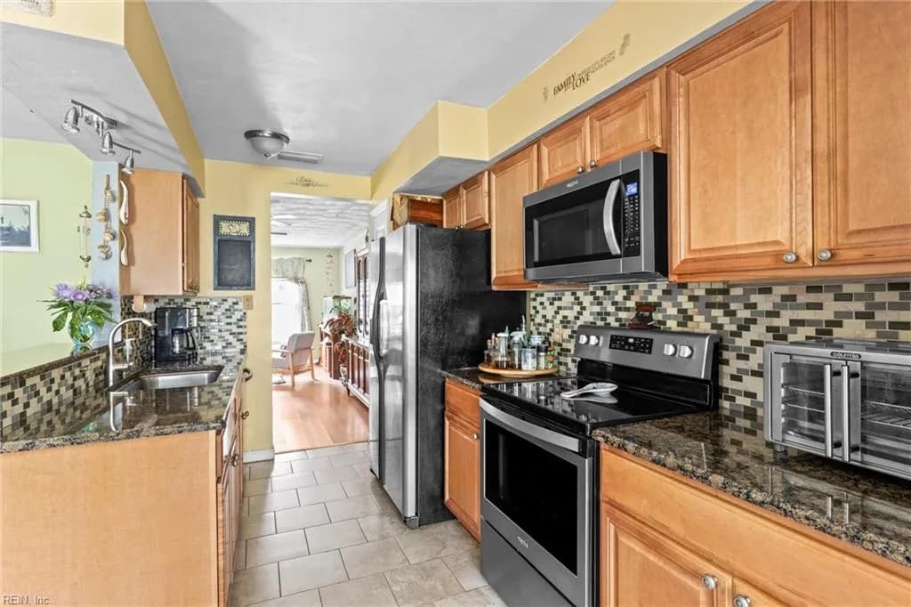 1956 Stillwood LN, VIRGINIABEACH VA 23456 - Photo 5