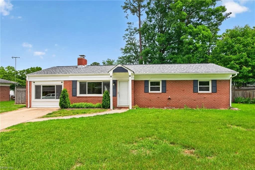 313 Sparrow RD, CHESAPEAKE VA 23325 - Photo 5