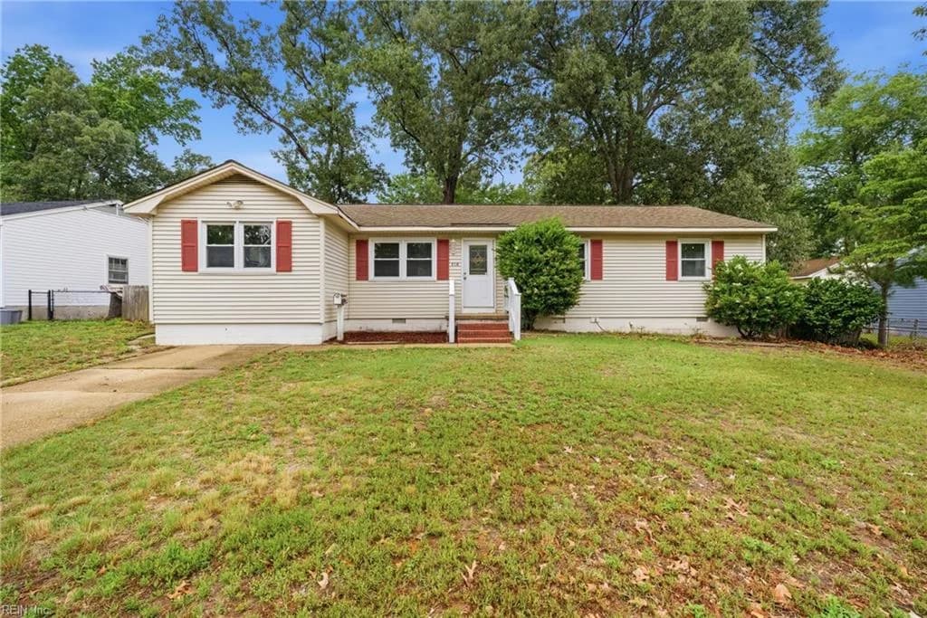 218 Collins DR, NEWPORTNEWS VA 23601 - Photo 2