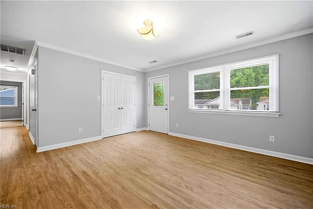 218 Collins DR, NEWPORT NEWS VA 23601 - Photo 5