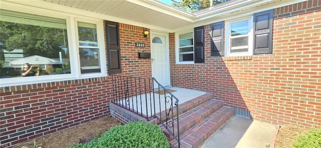 2444 Everglades RD, NORFOLK VA 23518 - Photo 4