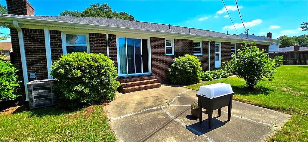 2444 Everglades RD, NORFOLK VA 23518 - Photo 5