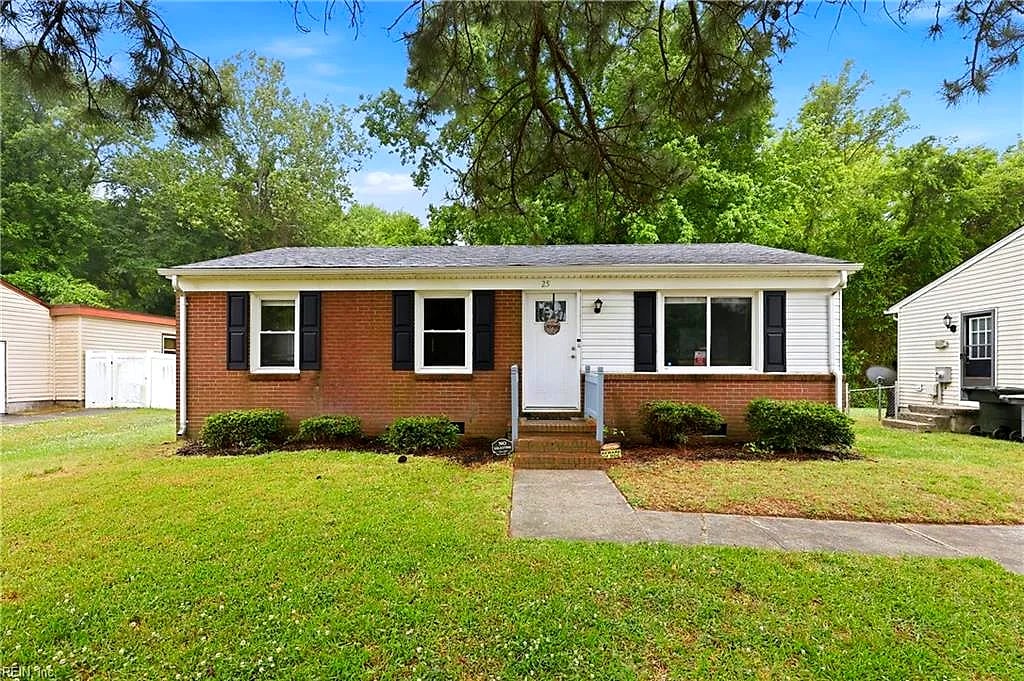 25 Rendon DR, Hampton — 3 bed Residential, 941 sqft