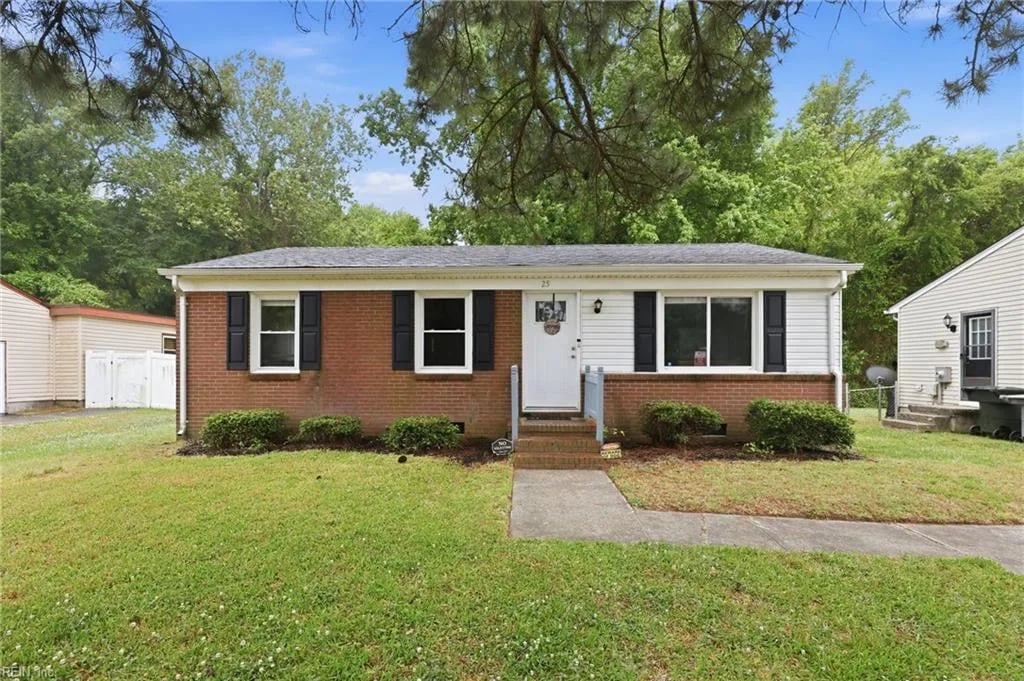 25 Rendon DR, HAMPTON VA 23666
