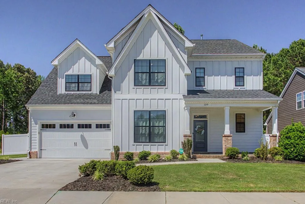 109 N Secretariat DR, Suffolk — 6 bed Residential, 3,109 sqft