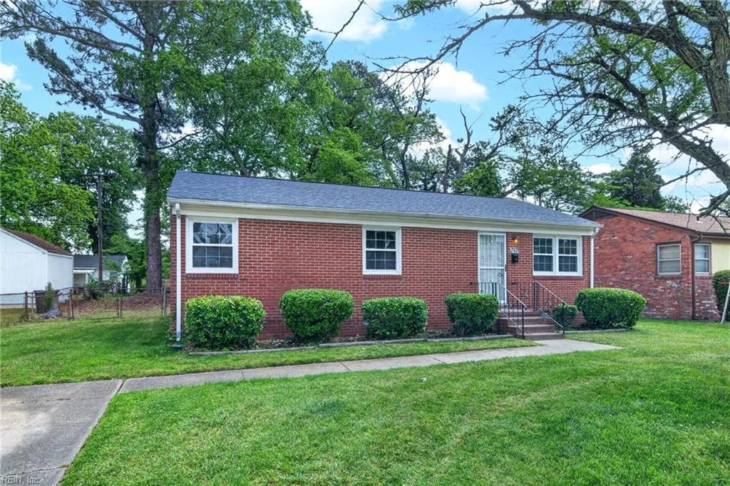 710 S Fallon CT, HAMPTON VA 23661 - Photo 3