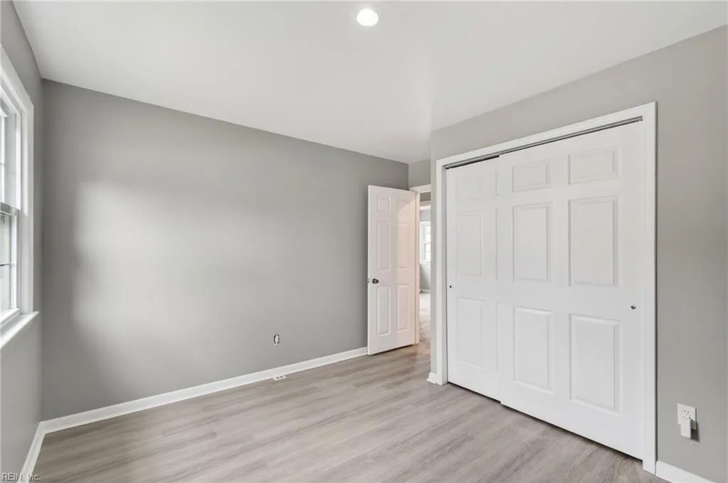 710 S Fallon CT, HAMPTON VA 23661 - Photo 5