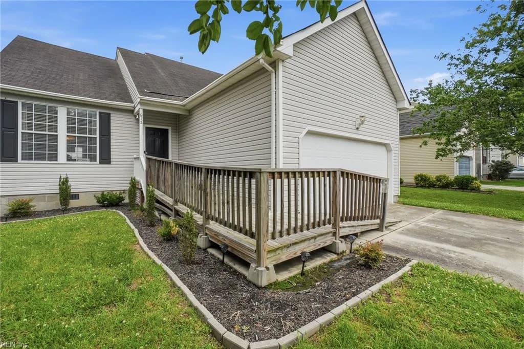 612 Tuskegee AVE, CHESAPEAKE VA 23320 - Main photo