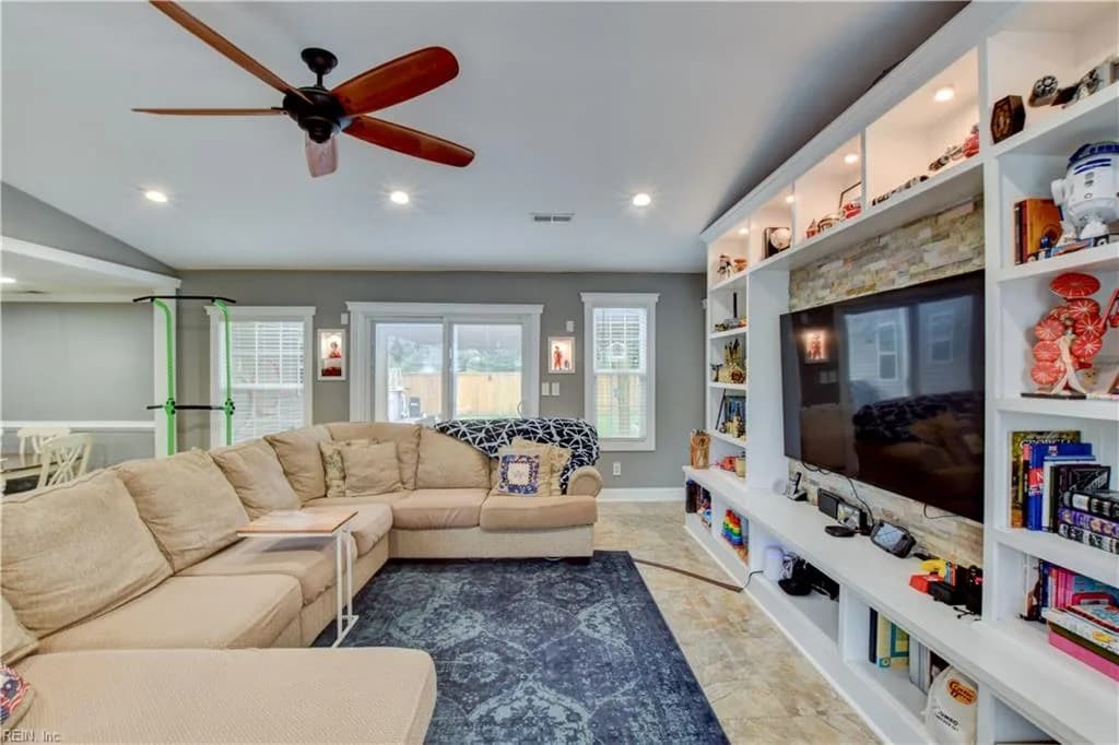 3217 Bow Creek BLVD, VIRGINIABEACH VA 23452 - Photo 3