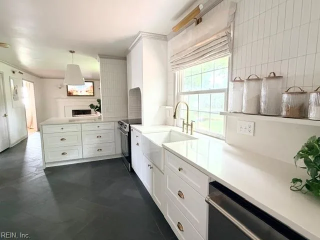 600 Hudgins CT, Virginia Beach — 5 bed Residential, 2,515 sqft