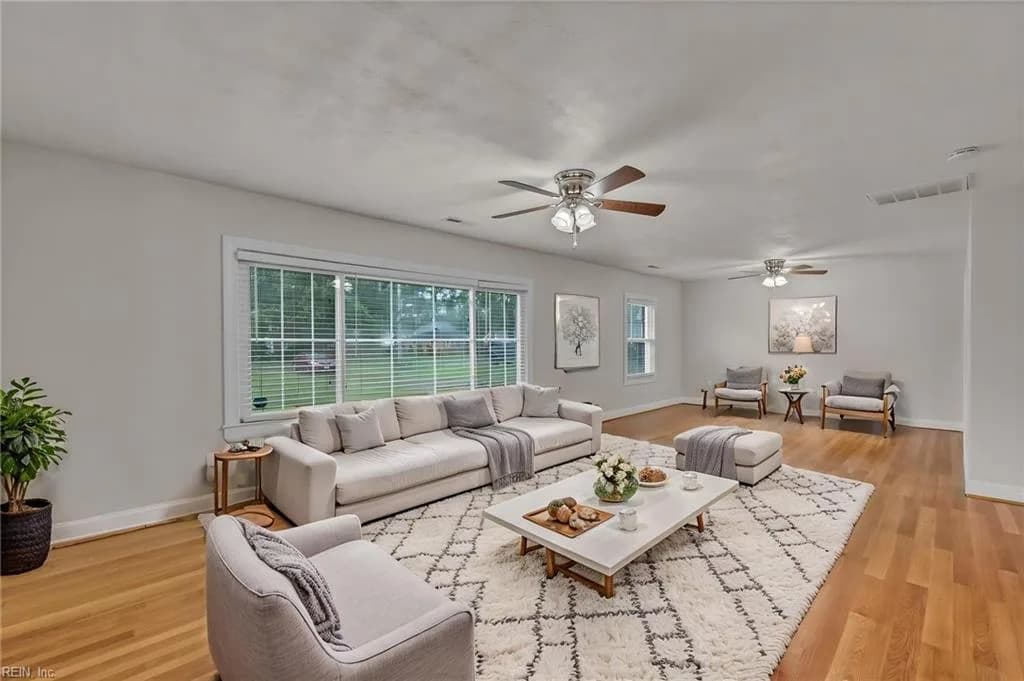 525 Dove DR, CHESAPEAKE VA 23322 - Photo 4