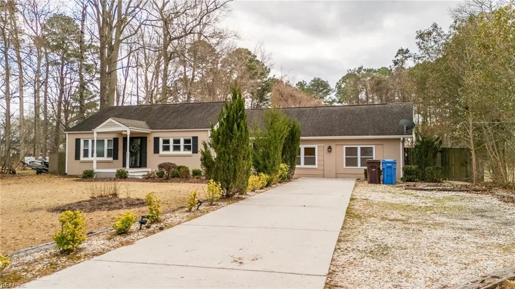 201 Frank DR, CHESAPEAKE VA 23322 - Photo 4