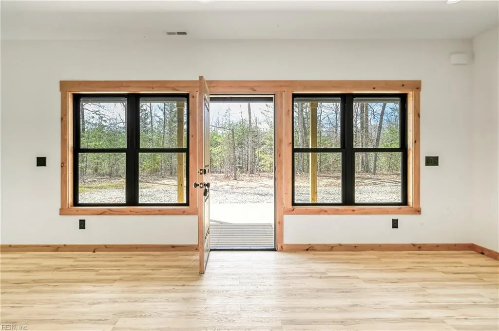 295 Equestrian Landing TRL, BUMPASS VA 23024 - Photo 5