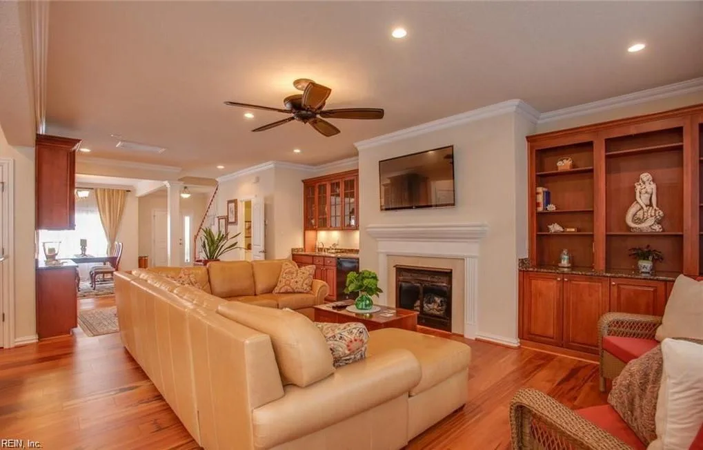 1032 Horton PL, VIRGINIABEACH VA 23454 - Photo 4