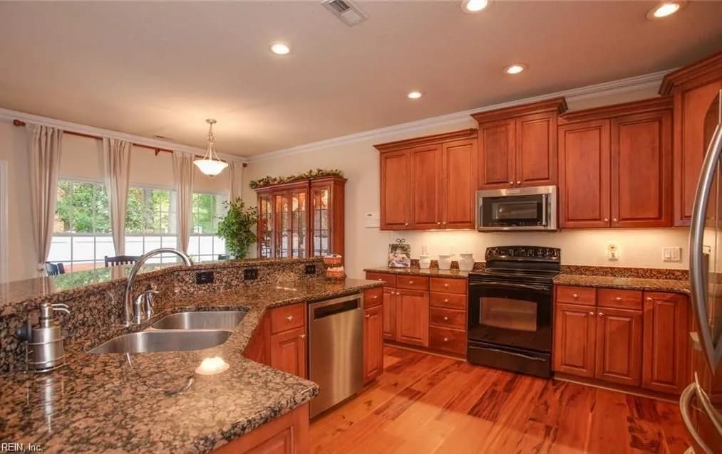 1032 Horton PL, VIRGINIABEACH VA 23454 - Photo 5