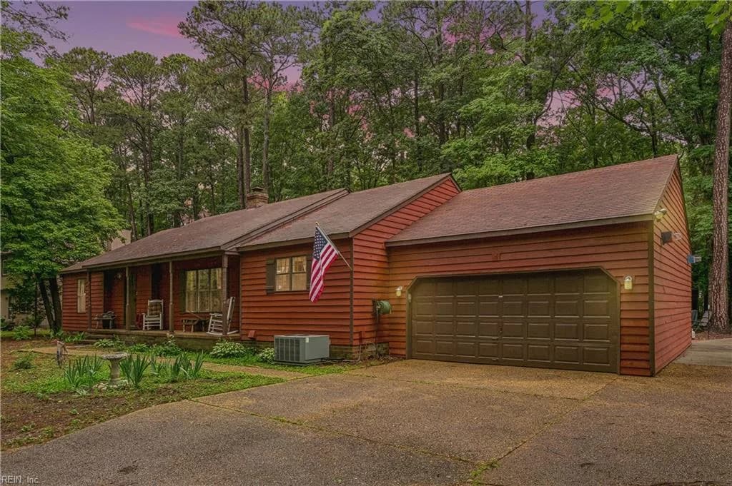 102 Arena ST, WILLIAMSBURG VA 23185 - Photo 2