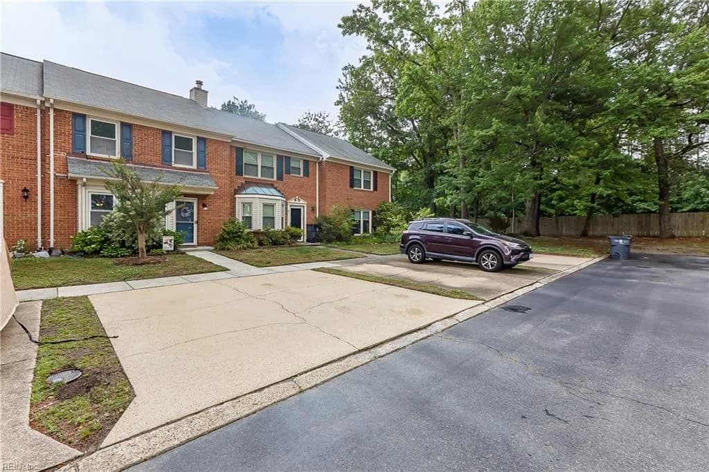 119 Kingsbridge LN, YORKTOWN VA 23692 - Photo 3