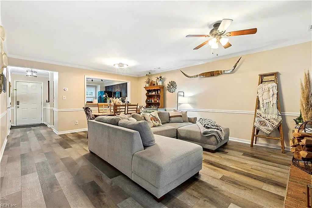 119 Kingsbridge LN, Yorktown — 2 bed Residential, 1,353 sqft