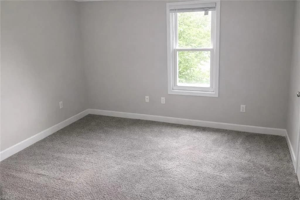 1124 33rd ST, NEWPORTNEWS VA 23607 - Photo 5