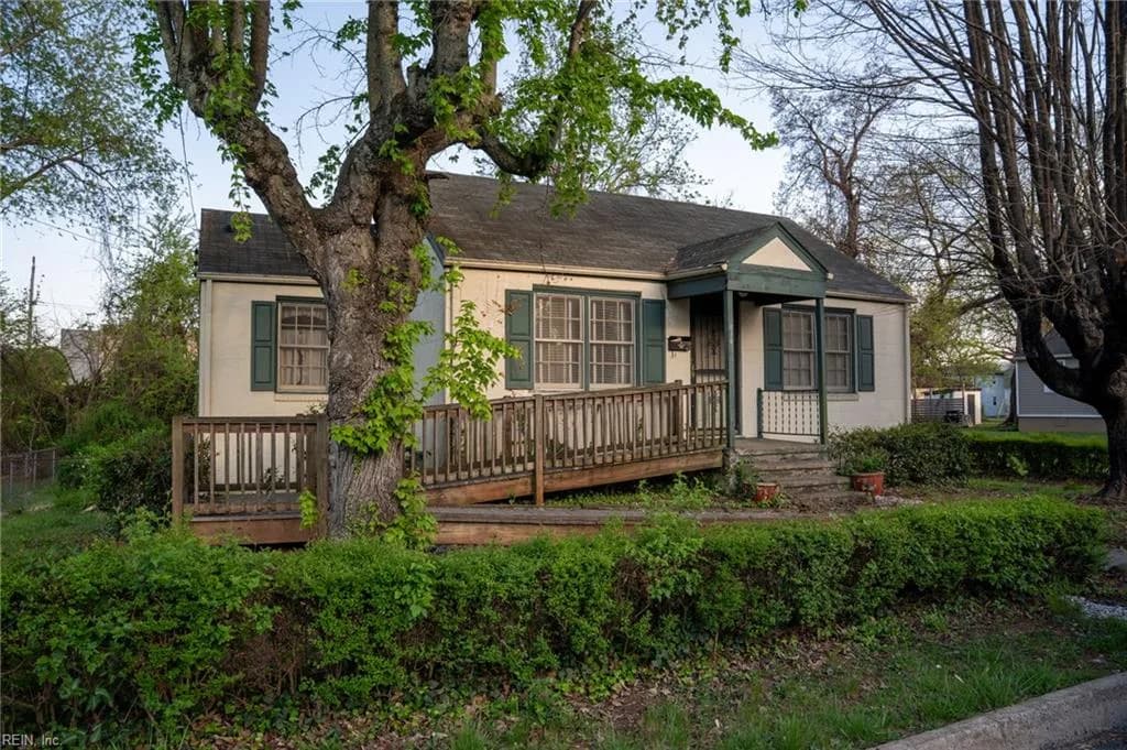 414 10 1/2 ST NW, CHARLOTTESVILLE VA 22903 - Main photo