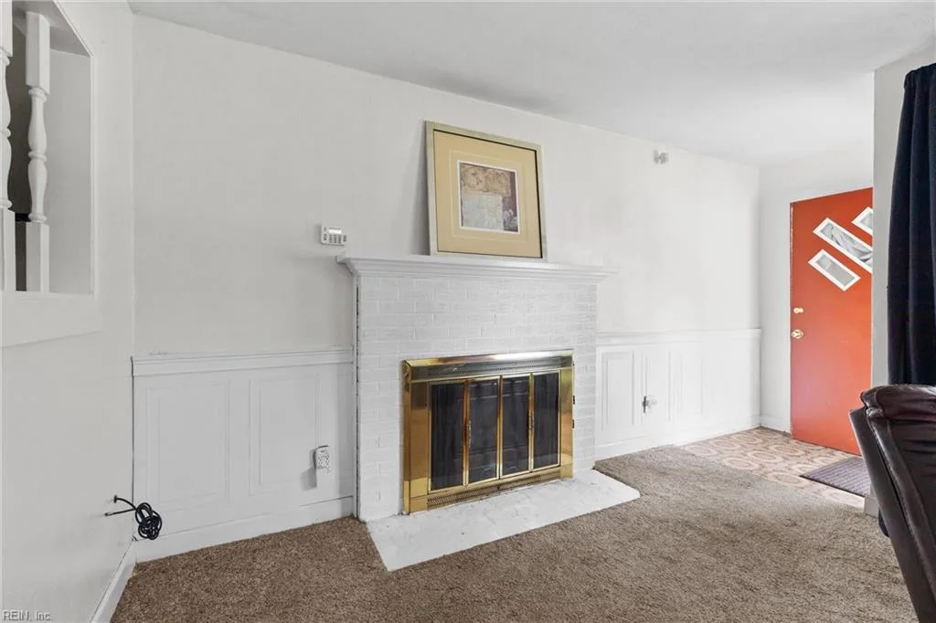 224 Chamberlin AVE W, HAMPTON VA 23663 - Photo 5