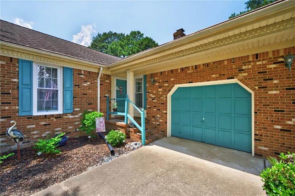 408 Woodbridge DR, CHESAPEAKE VA 23322 - Photo 3