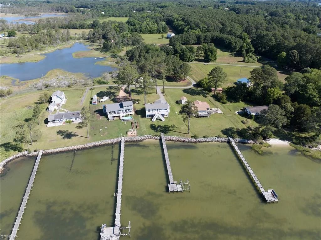 247 Pond Point PL, MATHEWS VA 23109 - Photo 4