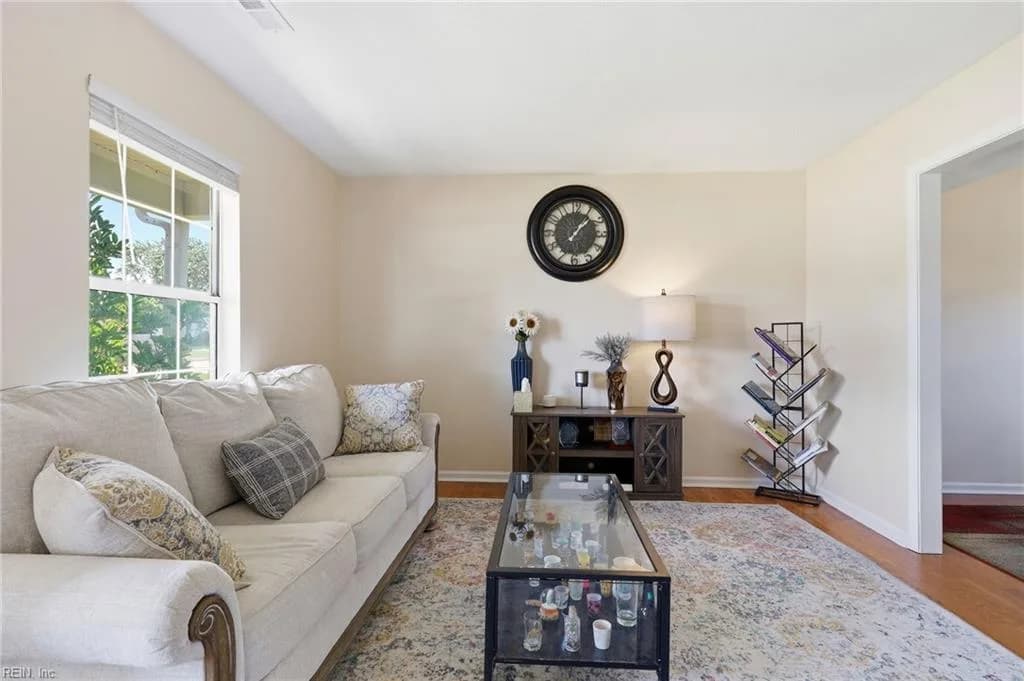 17 Peterborough DR, HAMPTON VA 23666 - Photo 4