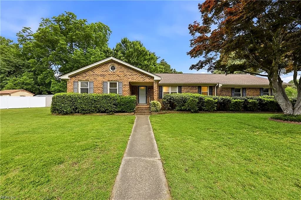 424 Rebel RD, CHESAPEAKE VA 23322 - Main photo