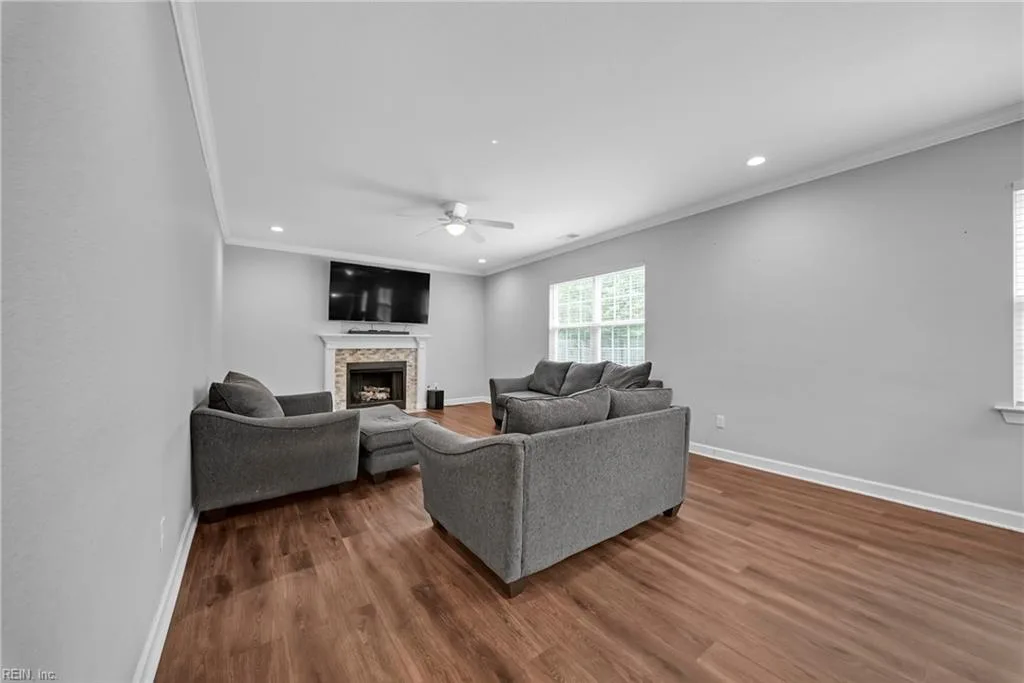 8215 Edwin DR, NORFOLK VA 23505 - Photo 5
