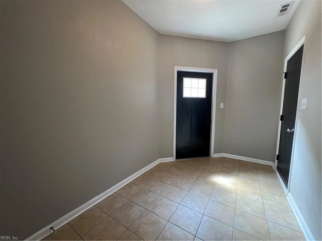 3705 Pendleton AVE, VIRGINIABEACH VA 23455 - Photo 5