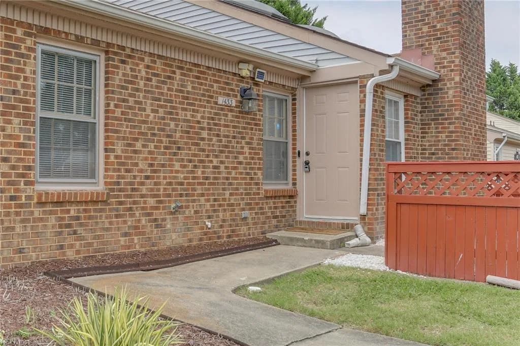 1433 Lake Geneve DR, VIRGINIABEACH VA 23464 - Photo 4