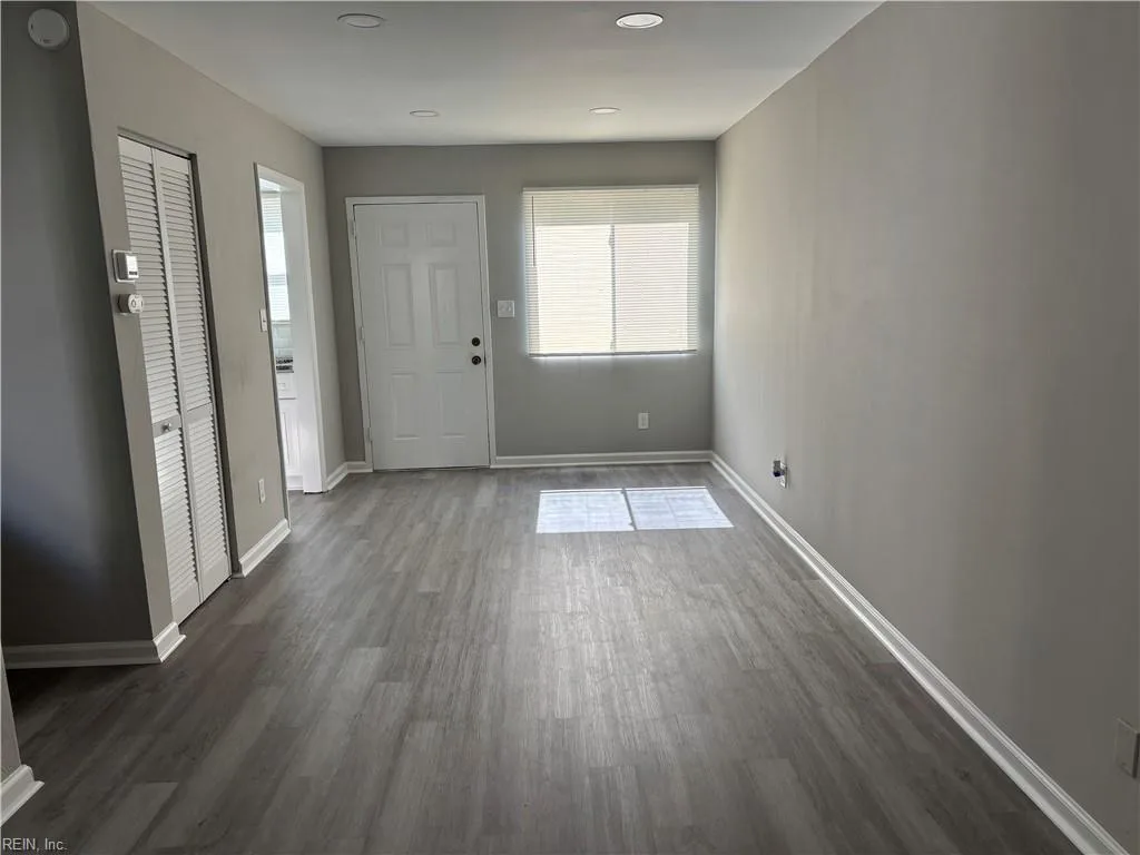 6522 Pasteur CT, NORFOLK VA 23513 - Photo 3