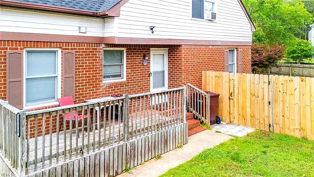 2312 Meadows LNDG, CHESAPEAKE VA 23321 - Photo 3