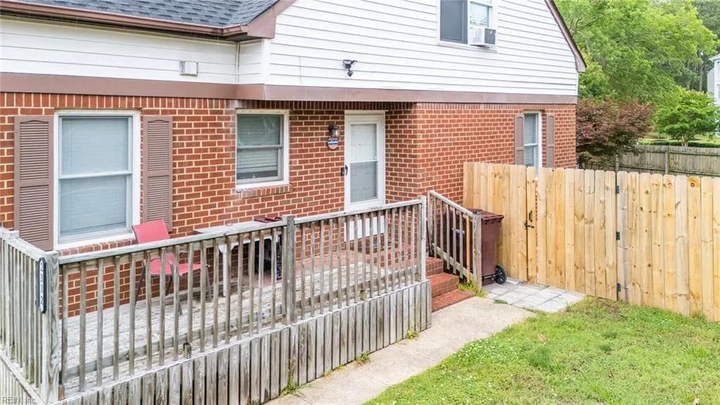 2312 Meadows LNDG, CHESAPEAKE VA 23321 - Photo 3