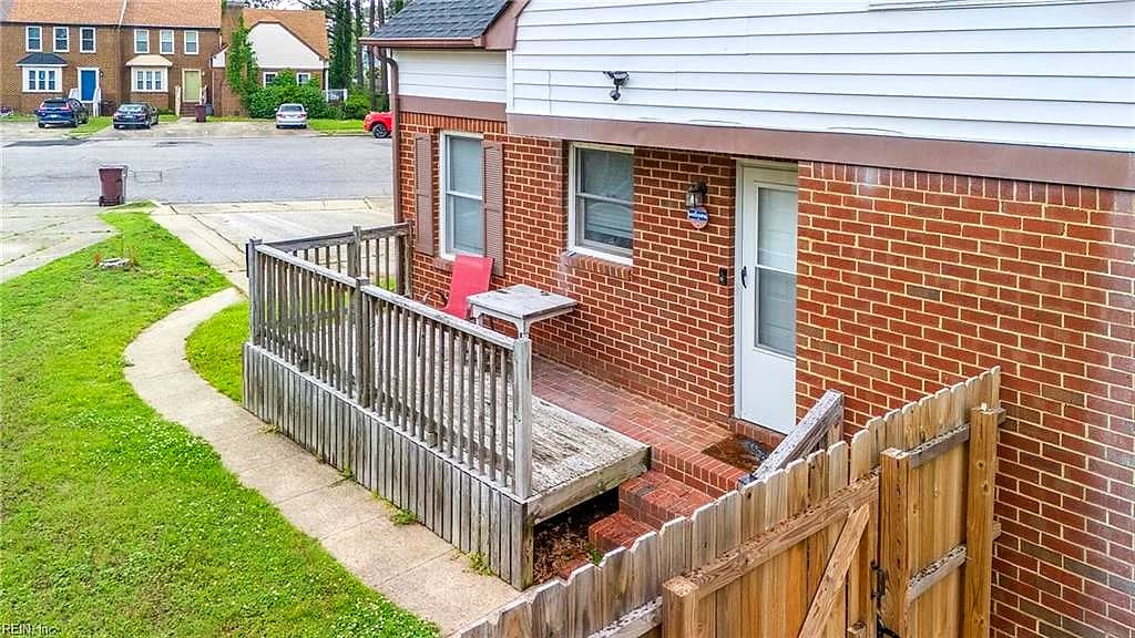 2312 Meadows LNDG, CHESAPEAKE VA 23321 - Photo 4