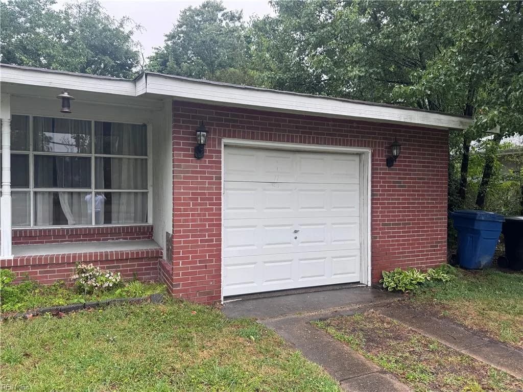 321 Caren DR, VIRGINIABEACH VA 23452 - Photo 3