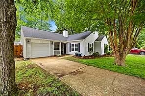 240 Seasons TRL, NEWPORT NEWS VA 23602 - Main photo