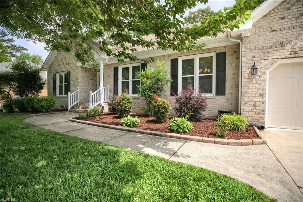 616 Royal Grant DR, CHESAPEAKE VA 23322 - Photo 3